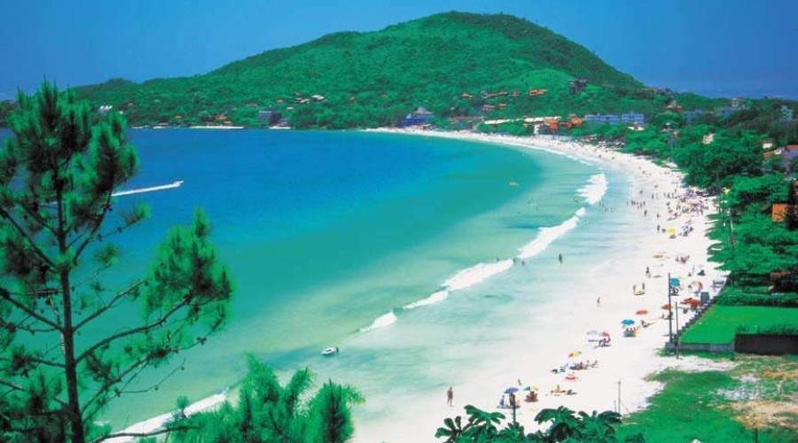 7 Melhores Praias de Bombinhas SC: Descubra  Descubra aqui um jeito de bombar suas férias.